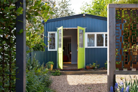 The Blue Barn - Australia Shopping 1