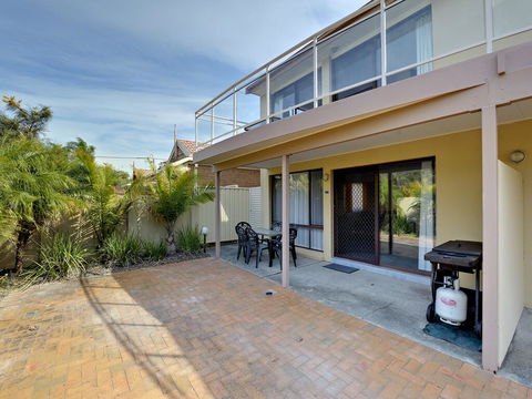 The Breakers, 16B Government Road - Accommodation Australia 0