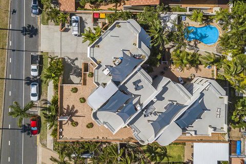 The Burlington Holiday Apartments - Accommodation Australia 3