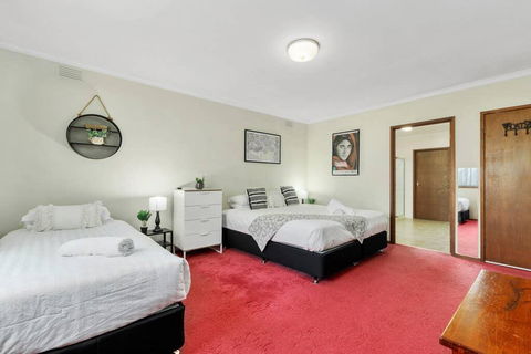 The Calzburg Guest Home - Accommodation Australia 1