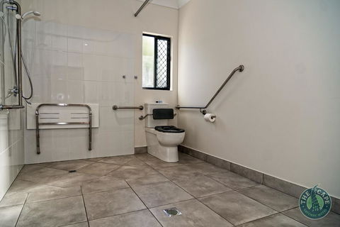 The Cape Gateway Motel - Local Tourism 2