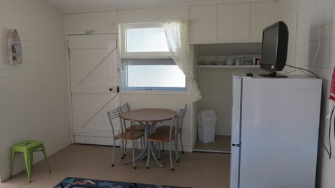 The Captain's Manor On Cook Unit 4 - Accommodation Australia 3