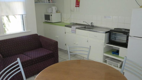 The Captain's Manor On Cook Unit 8 - Accommodation Australia 3
