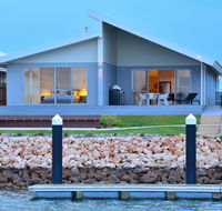 The Carnarvon Luxury Canal Home - Australia Shopping