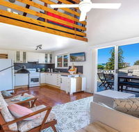 The Chalet at Callala Beach - beach house character - Accommodation Australia