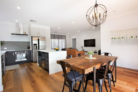 The Clyde Greenock - Accommodation Australia 3