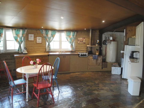 The Cottage - Accommodation Australia 1