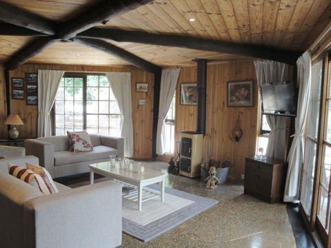 The Cottage - Accommodation Australia 0