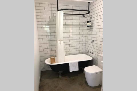 The Cottage - 58 Acre Farm Stay At Hanging Rock - Australia Shopping 3