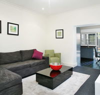 The Courtyard of St Neot - Art Deco 2BR Potts Point Apartment with Large Courtyard in Stunning Location - Accommodation Australia