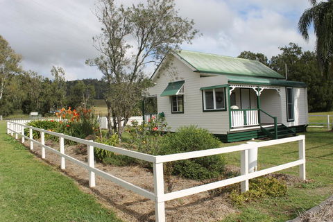 The Dollhouse Cottage - Accommodation Australia 1