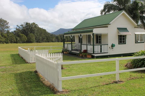 The Dollhouse Cottage - Accommodation Australia 2