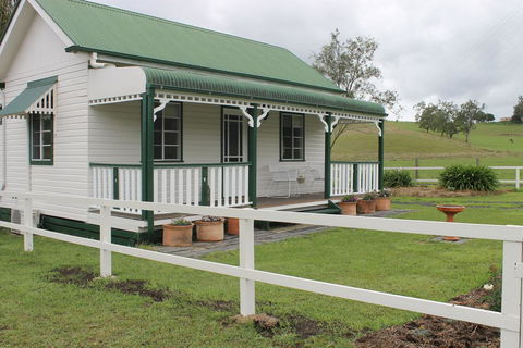The Dollhouse Cottage - Accommodation Australia 0