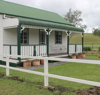 The Dollhouse Cottage - Australia Shopping