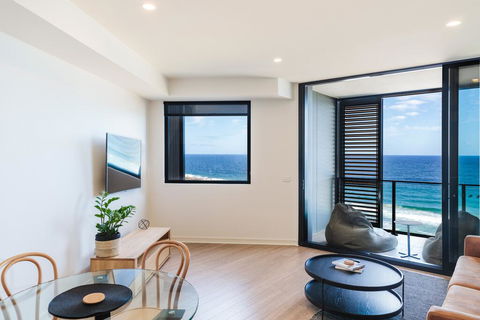 The Edge - Luxurious Waterfront Apartment - Accommodation Australia 0