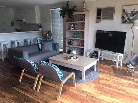 The Esplanade Holiday Home - Bed n Breakfasts 1