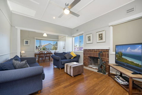 The Entrance North Lakeside Cottage - Australia Shopping 2