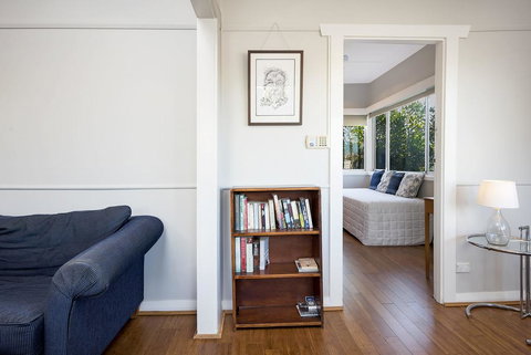 The Entrance North Lakeside Cottage - Australia Shopping 3