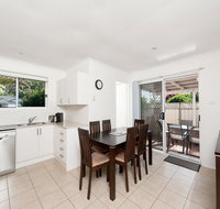 The Fingie  Fingal Bay - Bed n Breakfasts