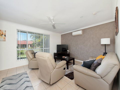 The Fingie @ Fingal Bay - Accommodation Australia 3