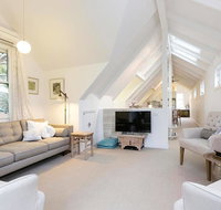 The Gatehouse - Light filled cottage in the leafy suburb of Hawthorn - Bed n Breakfasts