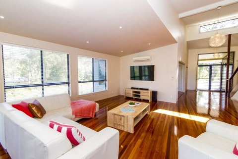 The Holiday House - Accommodation Australia 1