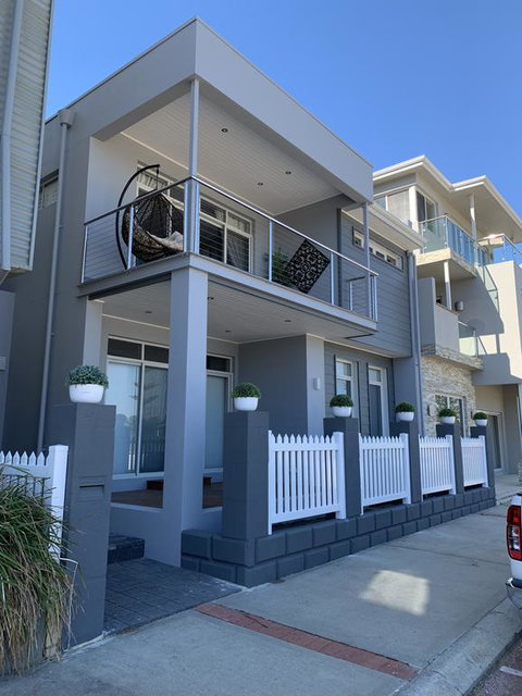 The Hutt - Accommodation Australia 0
