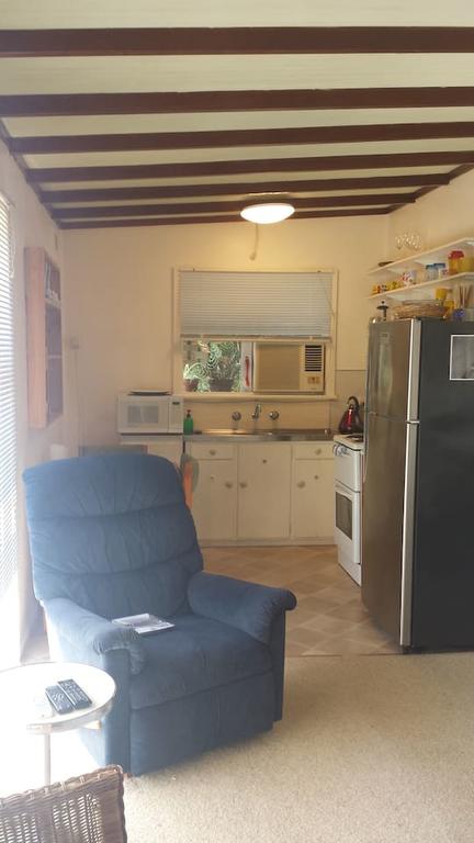 The Jetty Cabin Lakeside - Australia Shopping 3