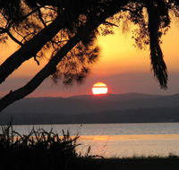 The Jetty Cabin Lakeside - Australia Shopping