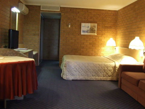The John Hunter Motel - Australia Shopping 3
