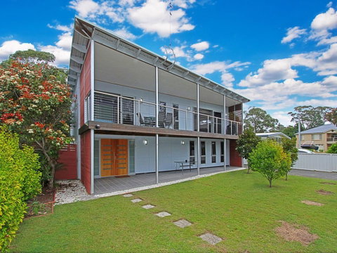 The Lake House - Lake Conjola - Accommodation Australia 2