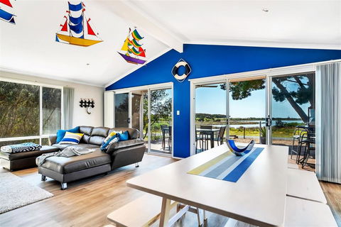 The Lakehouse - Accommodation Australia 0