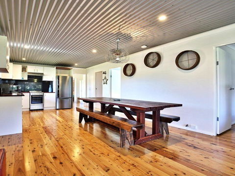 The Lobster Pot - Great Outdoor Eating Area - Accommodation Australia 0