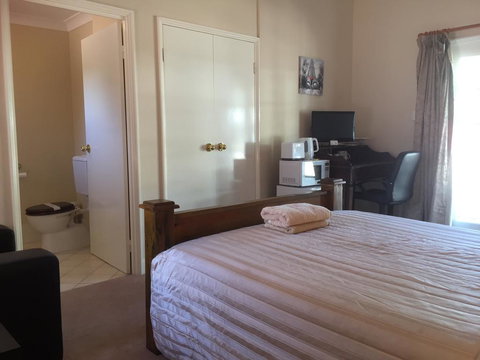 The Nosh & Nod - Howick Street - Australia Shopping 3