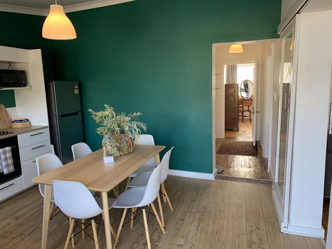 The Old Bakery Guesthouse, Harden - Australia Shopping 1
