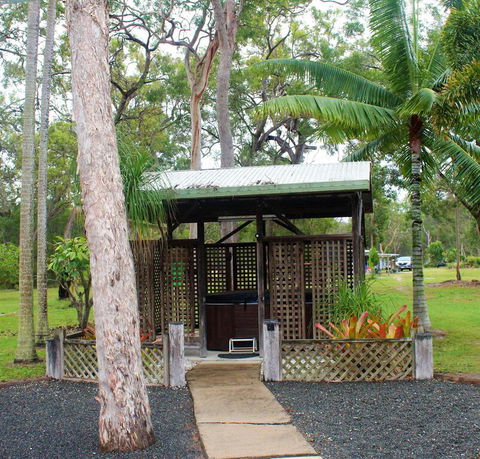 The Ole Gumtree - Kookaburras Nest - Australia Shopping 1
