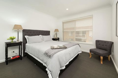 The Provincial - Central & Sophisticated - Accommodation Australia 3