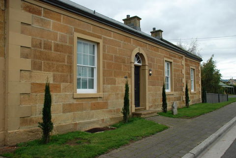 The Red Feather Inn - Accommodation Australia 1