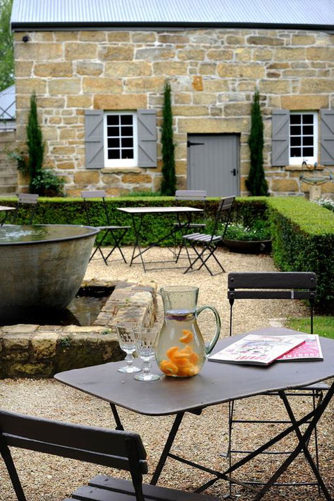 The Red Feather Inn - Australia Shopping 3