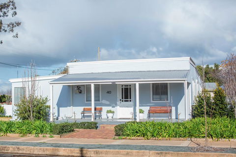 The Rested Guest 3 Bedroom Cottage West Wyalong - Local Tourism 0