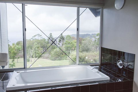 The Retreat Tamborine Mountain - Accommodation Australia 1