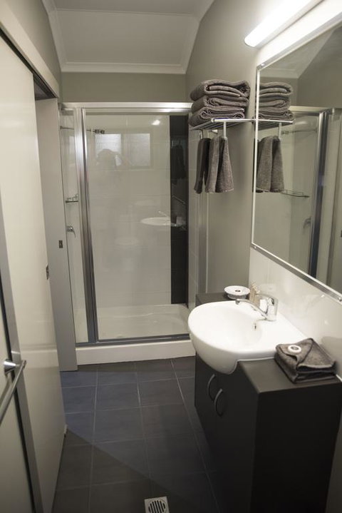 The Rocks Motel - Local Tourism 3