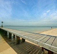 The Shoal One Block From the Beach - Accommodation Australia