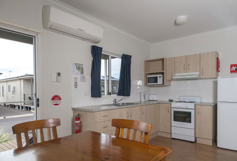 The Sundowner Cabin & Tourist Park - Accommodation Australia 1