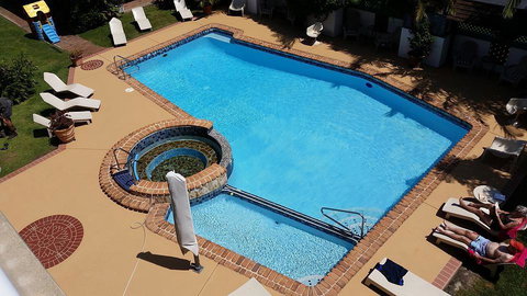 The Tahitian Holiday Apartments - Local Tourism 3