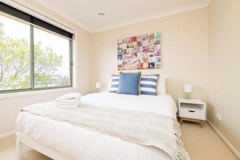 The Tinnock Entertainer Large & Comfy + Wifi - Accommodation Australia 2