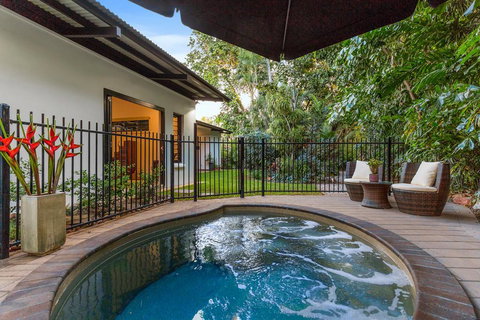 The Tropical Sanctuary - Australia Shopping 0