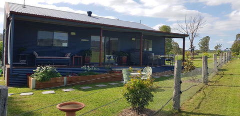 The Wattle Lodge - Accommodation Australia 0
