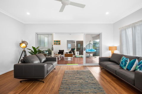 Three-Bed Family Entertainer Near Beach And Cafes - Local Tourism 0