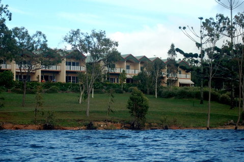 Tinaroo Lake Resort - Bed n Breakfasts 2